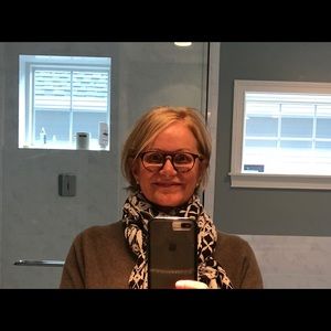 Meet your Posher, Christine